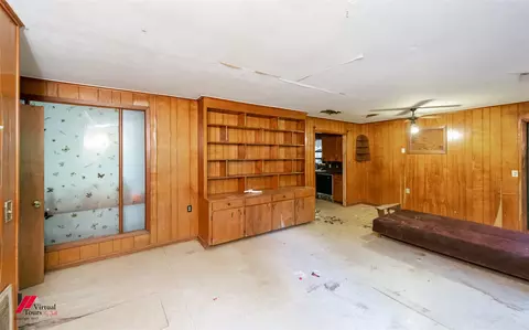 Living - 206 North St, Springhill, LA 71075 photo 5 of 6