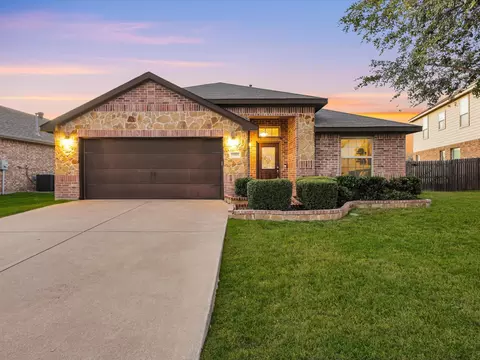 12013 Horseshoe Ridge Dr, Fort Worth, TX 76244