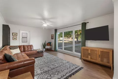 8922 Whippoorwill Dr, Woodway, TX 76712