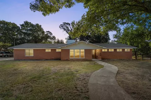 8922 Whippoorwill Dr, Woodway, TX 76712