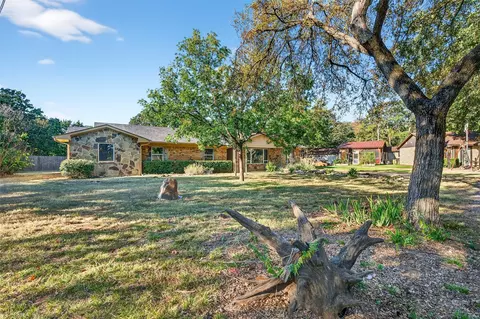 594 Lukehaven Dr, Pottsboro, TX 75076