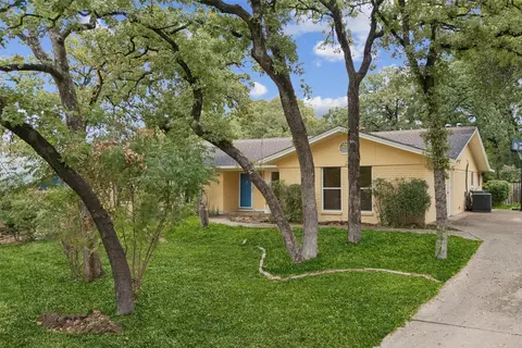 809 Valley Oaks Ln, Arlington, TX 76012