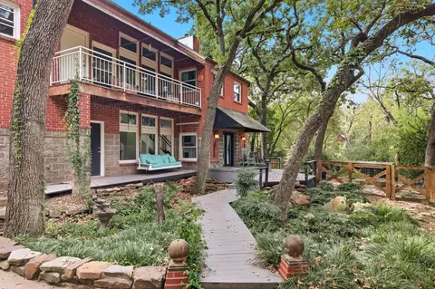 1221 Circle Ln, Bedford, TX 76022