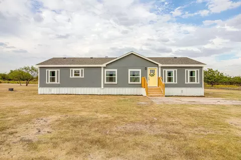 5934 Sky Rd, Joshua, TX 76058