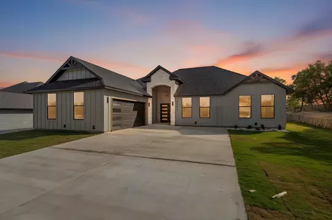 2317 Neches St, Granbury, TX 76048