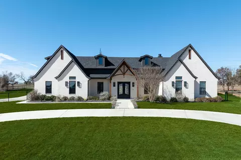 704 Glade Park Ct, Azle, TX 76020