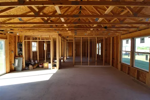 Entry Way - 710 E Burleson Ave, Mart, TX 76664 photo 2 of 3