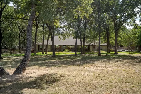 1008 Harpole Rd E, Argyle, TX 76226