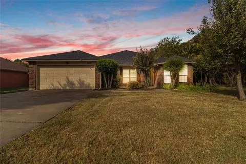7037 Bennington Dr, Watauga, TX 76148