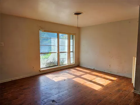 Living - 202 Brookhaven Ter, Commerce, TX 75428 photo 1 of 5