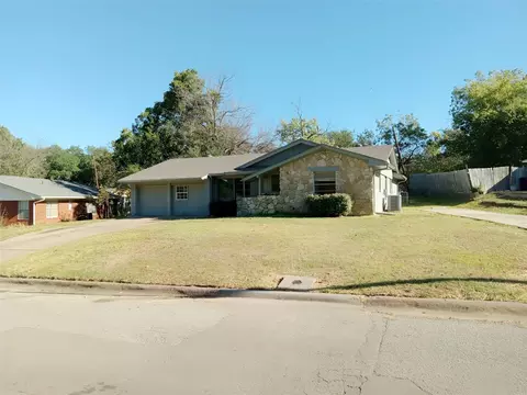 Exterior - 202 Brookhaven Ter, Commerce, TX 75428 photo 7 of 8