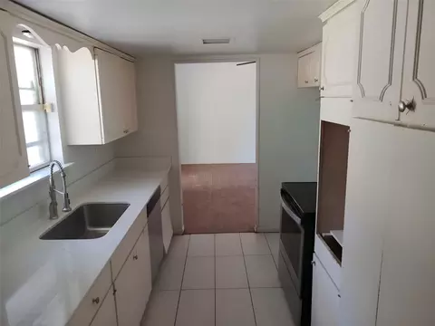 Kitchen - 202 Brookhaven Ter, Commerce, TX 75428 photo 1 of 2