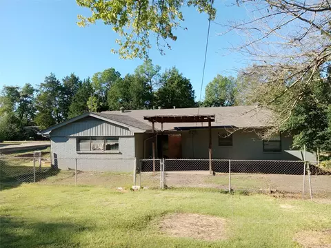 Exterior - 202 Brookhaven Ter, Commerce, TX 75428 photo 5 of 8
