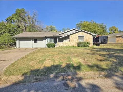 202 Brookhaven Ter, Commerce, TX 75428