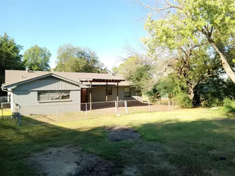 Exterior - 202 Brookhaven Ter, Commerce, TX 75428 photo 3 of 8