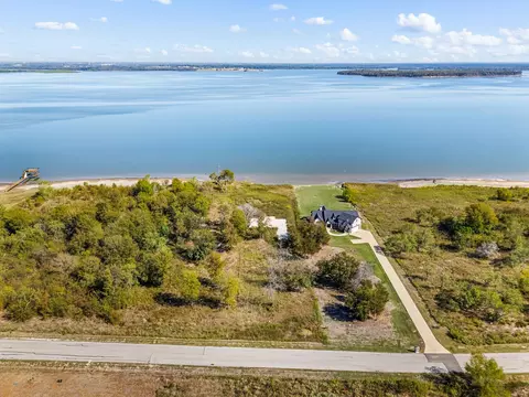 9397 W Shoreline Dr, Kemp, TX 75143
