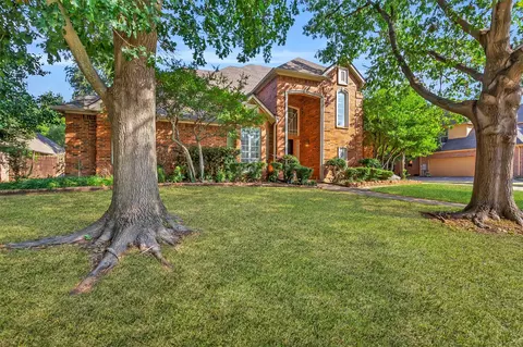 9 Royal Oaks Cir, Denton, TX 76210