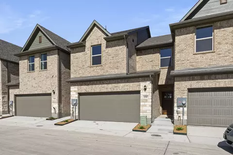 6945 Mustang Isle Dr, Dallas, TX 75228