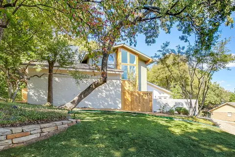 2305 Oak Forest Ct, Arlington, TX 76012