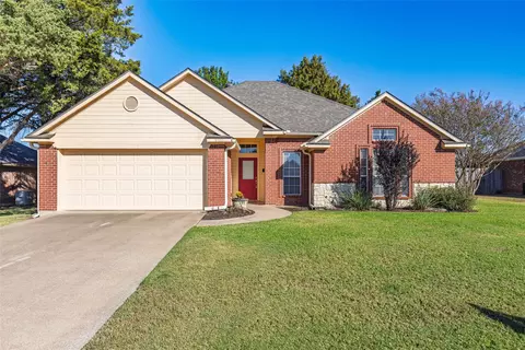 6903 Gold St, Greenville, TX 75402