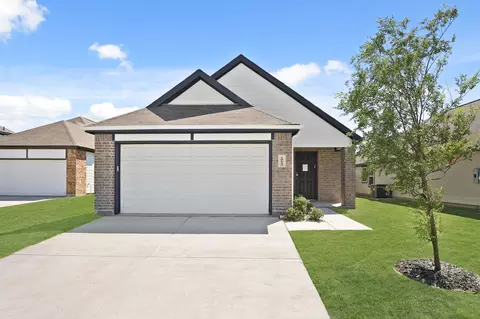 10613 Stag Ln, Crowley, TX 76036