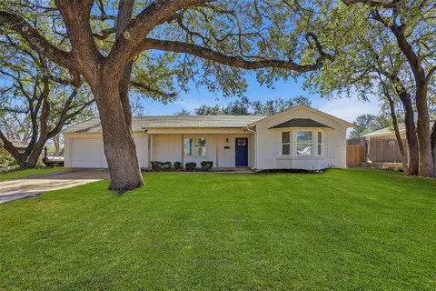 5905 Winifred Dr, Fort Worth, TX 76133