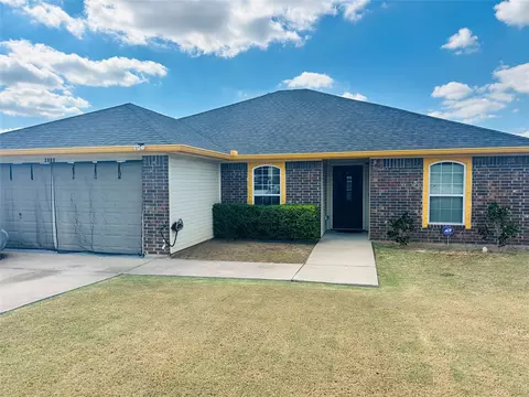 3008 Cricket Dr, Bellmead, TX 76705