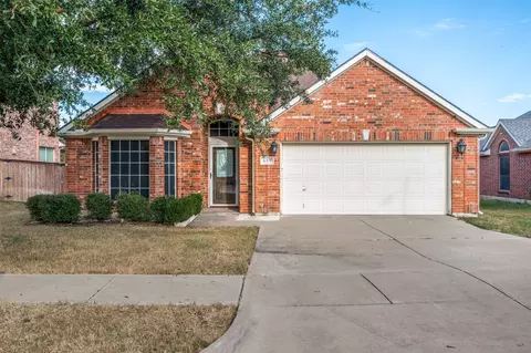 619 Blue Sky Dr, Arlington, TX 76002