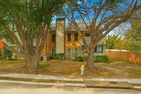 1609 Marsh Ln #111, Carrollton, TX 75006