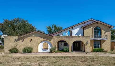 609 Green River Trl, Fort Worth, TX 76103