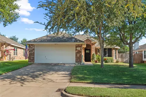 8440 Hawks Nest Dr, Fort Worth, TX 76131