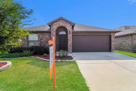 1113 Forest Glen Dr, Azle, TX 76020