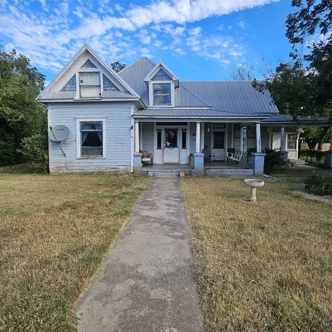 225 E Archer St, Jacksboro, TX 76458