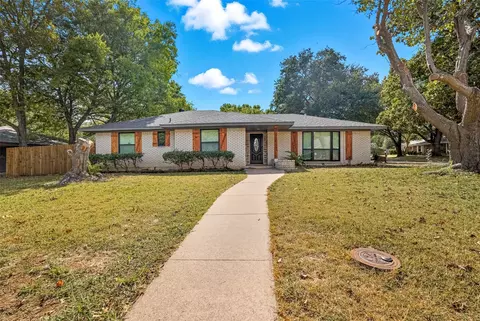 412 Brook Hollow Cir, Desoto, TX 75115