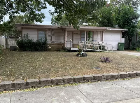 1320 E 15th St, Irving, TX 75060