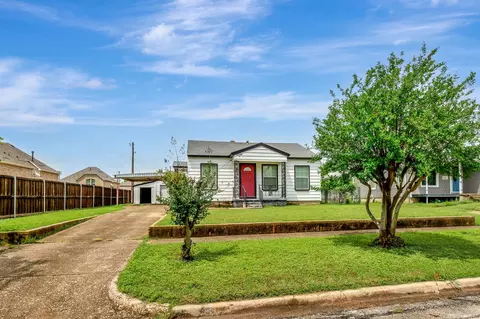 313 W 7th St, Irving, TX 75060