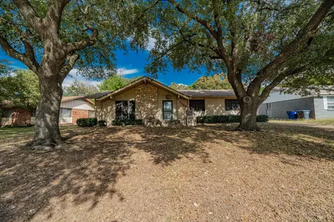 1759 Gross Rd, Dallas, TX 75228