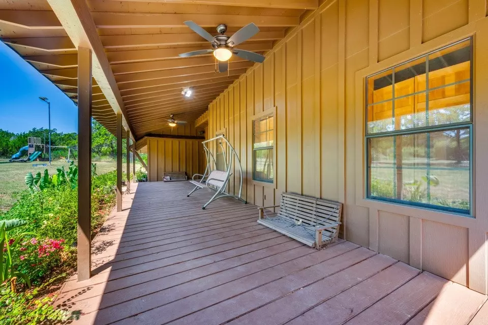 Exterior - 539 N Duncanville Rd, Cedar Hill, TX 75104 photo 2 of 6