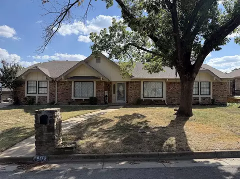 4602 Weyhill Dr, Arlington, TX 76013