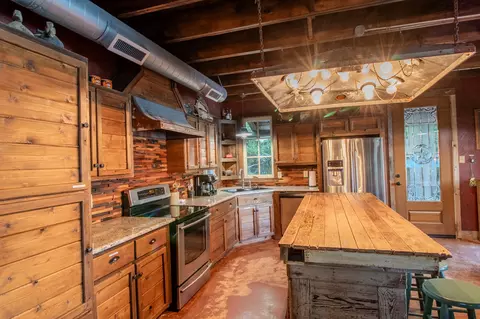 Kitchen - 1294 River Rd, Colbert, OK 74733 photo 1 of 1