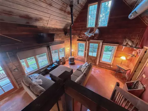 Living - 1294 River Rd, Colbert, OK 74733 photo 5 of 5