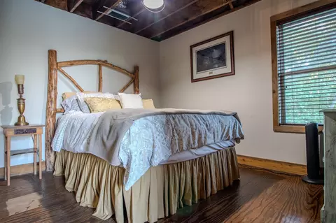 Bedroom - 1294 River Rd, Colbert, OK 74733 photo 3 of 5