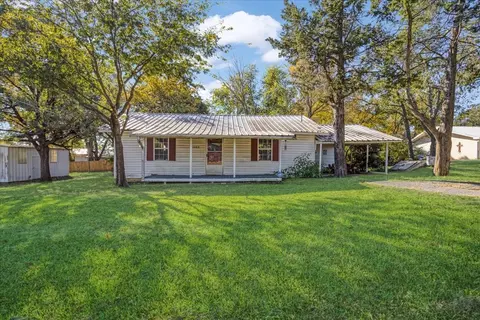 1068 Hillcrest Cir, Gordonville, TX 76245