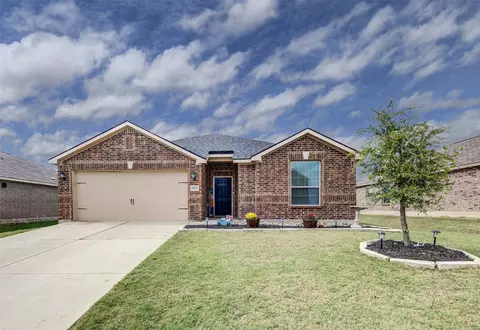3003 Watercrest Dr, Sanger, TX 76266