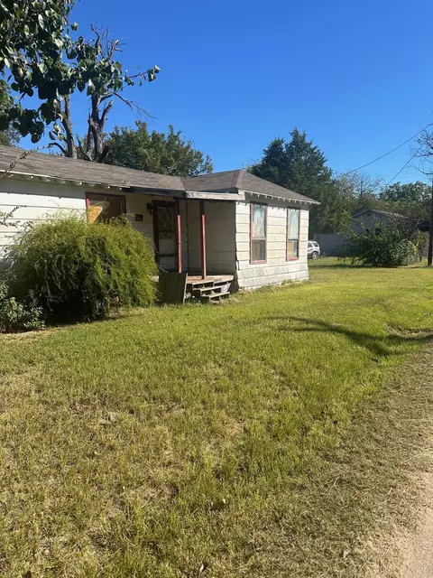 3016 Payne St, Wills Point, TX 75169