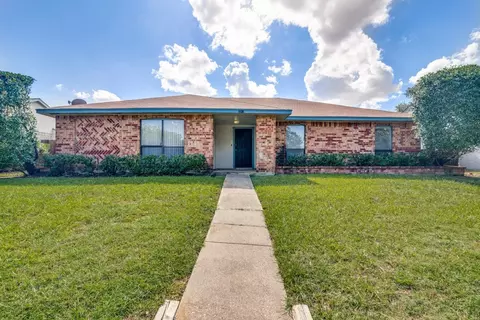 3313 Willowglen Dr, Mesquite, TX 75150