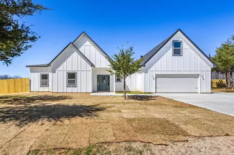 850 County Road 26750, Petty, TX 75470