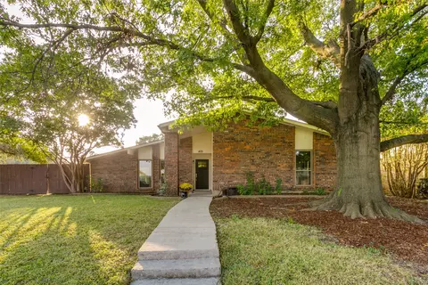 425 Woodhill Dr, Coppell, TX 75019