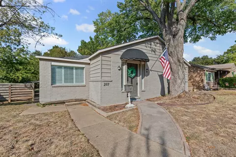 2117 W Lotus Ave, Fort Worth, TX 76111