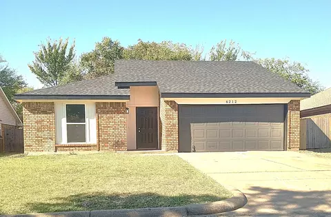 6212 Valley Forge Ct, Arlington, TX 76002